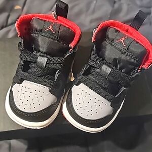 Jordan 1 Mid size 3C